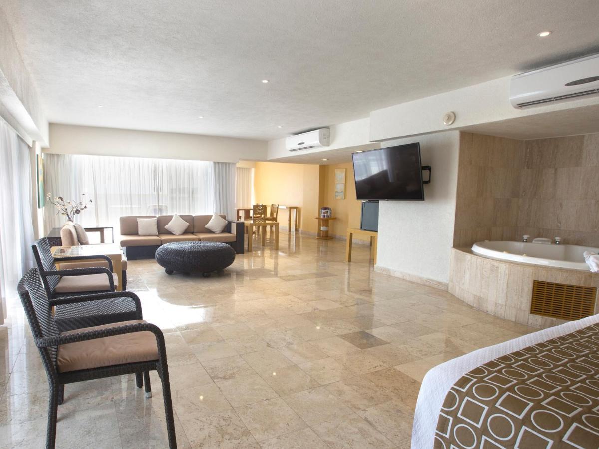 Hs Hotsson Hotel Acapulco Luaran gambar Suite at the Grand Palladium Hotel